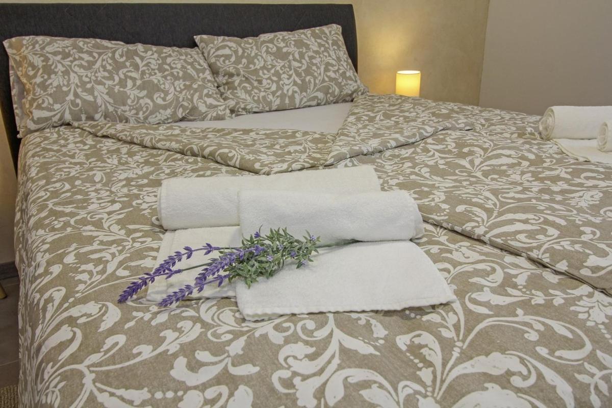 Villa Natascha In Pamici - Haus Fuer 6 Personen Žminj Esterno foto