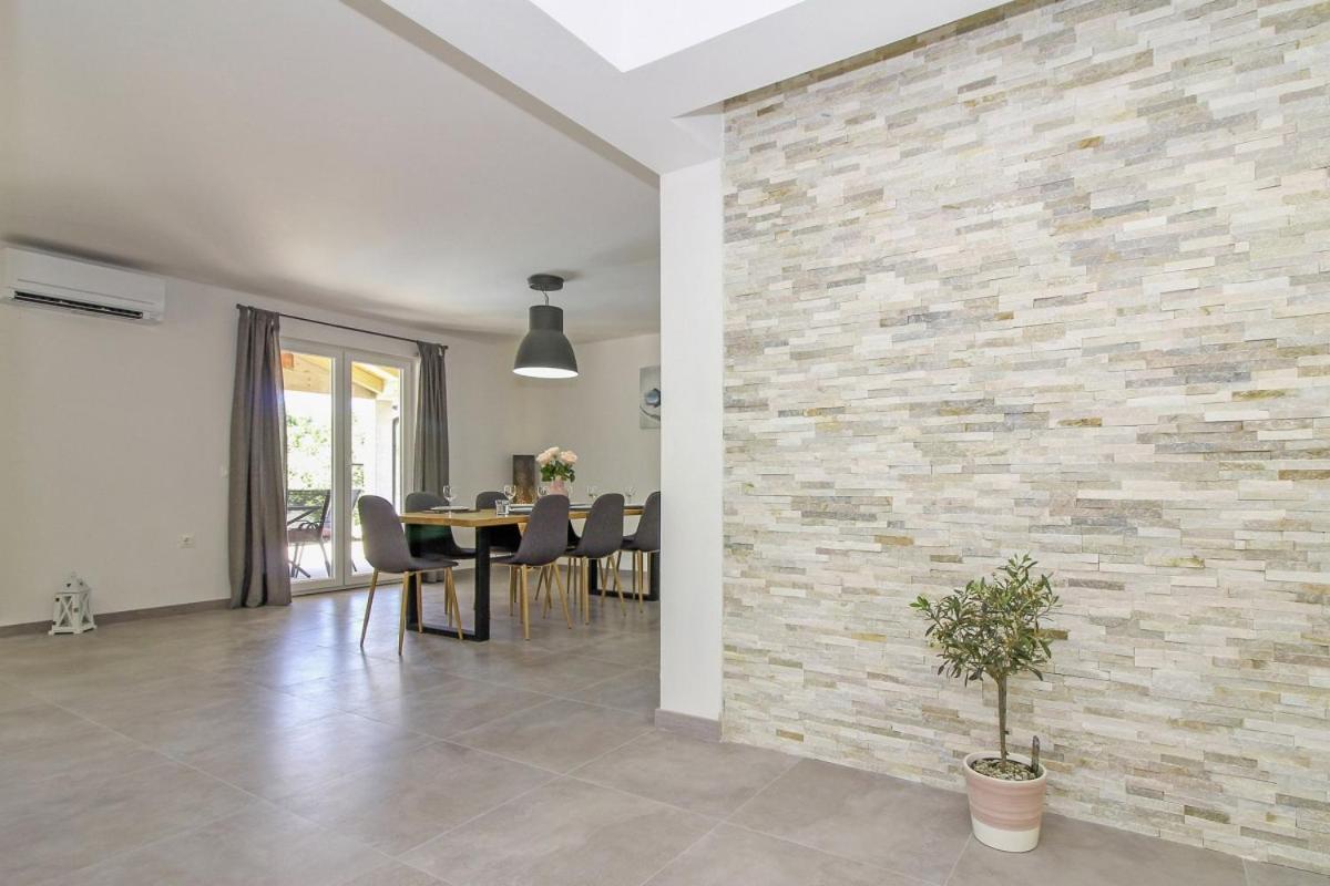 Villa Natascha In Pamici - Haus Fuer 6 Personen Žminj Esterno foto