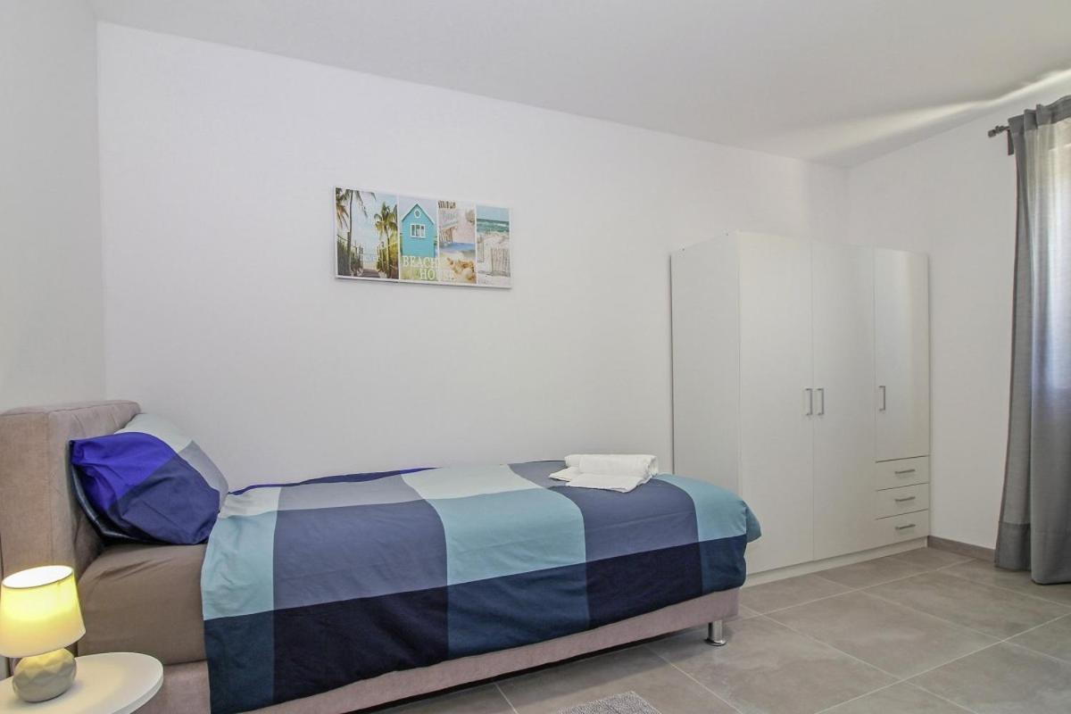 Villa Natascha In Pamici - Haus Fuer 6 Personen Žminj Esterno foto